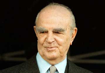 Στη δημοσιότητα φάκελος για την επίσκεψη Καραμανλή στο Λονδίνο το 1979