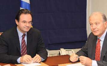 Στην αναθεώρηση του προγράμματος στήριξης των τραπεζών θα προχωρήσει η κυβέρνηση