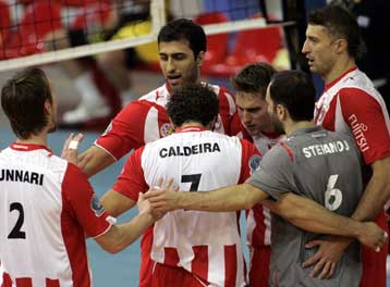 Νίκες για τους «αιώνιους», κόκκινη η κόρυφη στο φιλέ