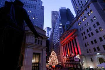 Χαμηλότερα τα ευρωπαϊκά χρηματιστήρια, μικρή άνοδος για τη Γουόλ Στριτ την Πέμπτη