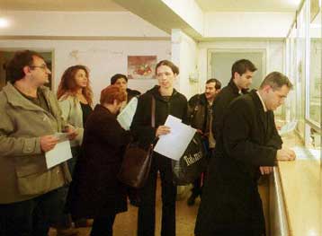 Έξτρα αφορολόγητο για αποδείξεις, διατηρούνται οι απαλλαγές στα χαμηλά εισοδήματα