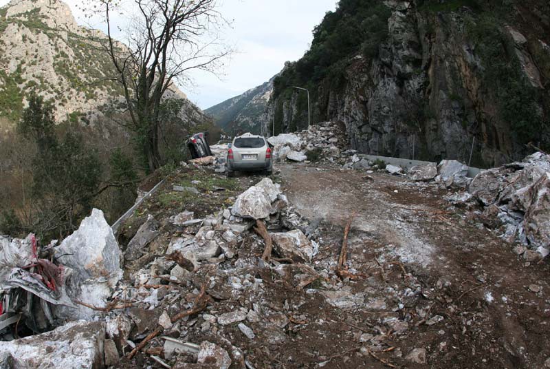 Μέσω παρακαμπτηρίων οδών η κυκλοφορία των οχημάτων στην Κασσάνδρα Χαλκιδικής