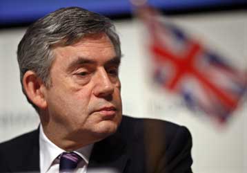 Σε αναθεώρηση των μέτρων ασφαλείας στα αεροδρόμια προχωρά και η Βρετανία