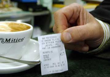 Στη μάχη της συγκέντρωσης αποδείξεων οι φορολογούμενοι