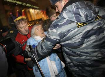 Ακτιβίστρια 82 ετών συνέλαβαν οι ρωσικές Αρχές