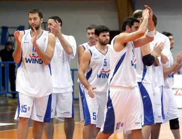 Κορυφή για Πανελλήνιο στο πρώτο τζάμπολ του 2010…