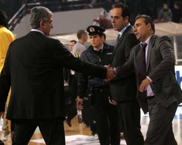 Στις δύσκολες συνθήκες αναφέρθηκε ο Γιαννάκης, στην προσπάθεια της ΑΕΚ ο Φλεβαράκης