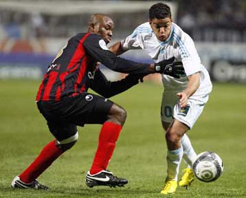 Ο Ολυμπιακός ξεχνά τον Μπεν Αρφά, Σουλεϊμάνι στο… Λιμάνι;