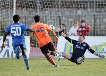 Η Κέρκυρα άφησε βαθμούς στο Αγρίνιο, αλλά παρέμεινε πρώτη στη Β Εθνική