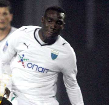 Για πλαστά διαβατήρια κατηγορείται ο Αγκάλι, με Μπεγόνια και Γκονζάλες ο Λεβαδειακός