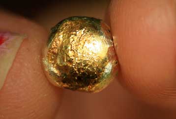 Τα 1.120 δολάρια άγγιξε η τιμή του χρυσού τη Δευτέρα