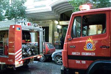 Πυρκαγιά ξέσπασε τα ξημερώματα στη συναγωγή των Χανίων