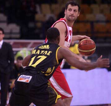 Χωρίς τον Παπαλουκά είναι πιθανό να «πετάξει» στην Πόλη ο Ολυμπιακός