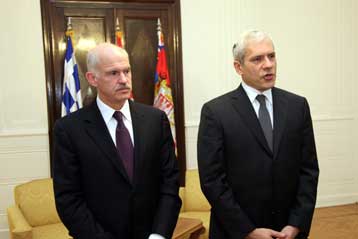 Πρόθυμο να μεσολαβήσει το Βελιγράδι στο θέμα της ονομασίας της ΠΓΔΜ