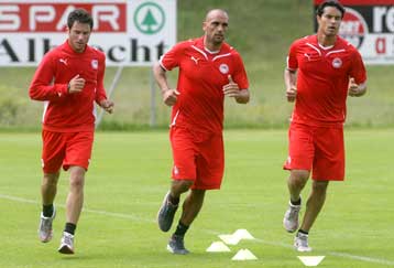 Κατσικογιάννης ο αντί-Ντουντού, δίπλα στον Μαρέσκα