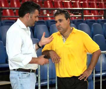 Έκφραση στήριξης Καραμανλή σε Φλεβαράκη, έναν μήνα εκτός ο Δορκοφίκης