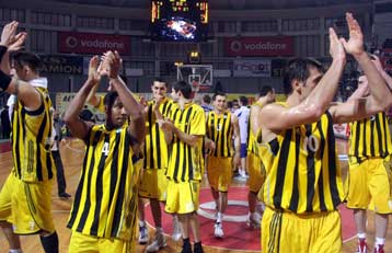 Εξασφάλισε την πρόκριση ο Αρης και πηγαίνει για την πρωτιά του ομίλου