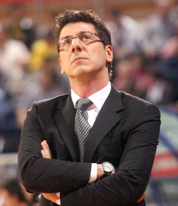 Μπερδεμένος με την πρωτιά ο Κατσικάρης, τα εύσημα από τον Σάγκατιν