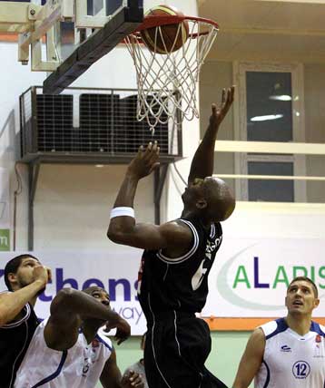 Αγώνα δρόμου κάνουν στον ΠΑΟΚ για να προλάβει ο Γκρέγκορι την ΑΕΚ