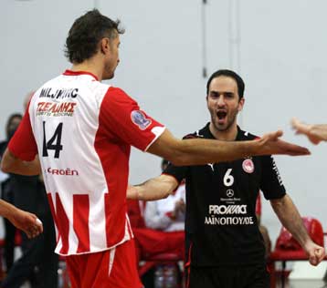 Με Ιβάν σε μεγάλα κέφια, ο Ολυμπιακός 3-0 σετ την Μπουντεγιόβιτσε