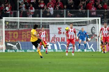 Ο Σκόκο έφερε το «διπλό» στο Καραϊσκάκη, αλλά έπαιξε και για τον… Παναθηναϊκό