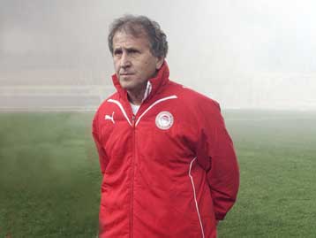 Ομιχλώδες το τοπίο για τον Ζίκο στον Ολυμπιακό με πιθανό… καπέλωμα με Μπάντοβιτς