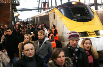 Νέα ταλαιπωρία για εκατοντάδες επιβάτες στο τούνελ της Μάγχης