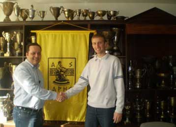 Ο Σέρβος πασαδόρος Τσόλοβιτς εντάχθηκε και επίσημα στον Αρη