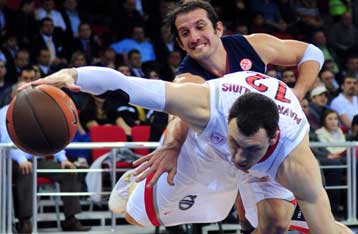 Νικητής έφυγε από την Πόλη ο Ολυμπιακός, 93-85 την Εφές