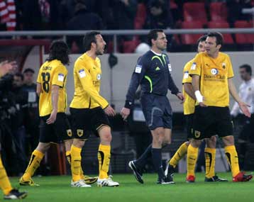 Καυστική ανακοίνωση της ΠΑΕ ΑΕΚ για την τηλεοπτική κάλυψη του ντέρμπι από τη ΝΕΤ