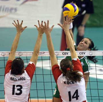 «Εκδίκηση» και μισή πρόκριση για τον Παναθηναϊκό, με 3-0 σετ επί του Ολυμπιακού