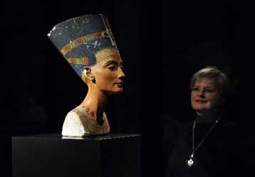 Και ιατρική αξία είχε το εντυπωσιακό μακιγιάζ της Νεφερτίτης