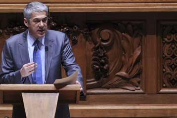 Τους γάμους μεταξύ ομοφυλοφίλων στήριξε το Κοινοβούλιο της Πορτογαλίας