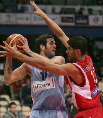 Περίπατος του Ολυμπιακού, νίκες για Μαρούσι και Καβάλα