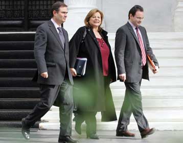 Σενάρια ενιαίου συντελεστή ΦΠΑ μελετά η κυβέρνηση