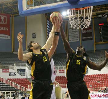 Ετοιμάζουν ανακοίνωση-στήριξη στον Πεδουλάκη οι παίκτες της ΑΕΚ