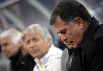 Ο Μπάγεβιτς μίλησε για πισωγύρισμα και ο Δώνης για τα… χρωστούμενα του Αϊ Βασίλη