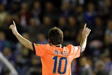 Η Μπαρτσελόνα δεν έκανε τη χάρη στη Ρεάλ και παρέμεινε πρώτη