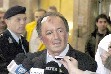 Αρχισε η δίκη για την επίθεση κατά του πρώην προέδρου της ΓΣΕΕ Χρ.Πολυζωγόπουλου