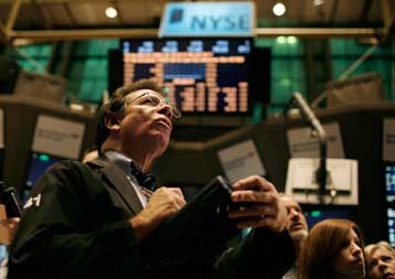Μεικτά έκλεισε η Γουόλ Στριτ τη Δευτέρα, σταθεροποιητικές τάσεις στην Ευρώπη
