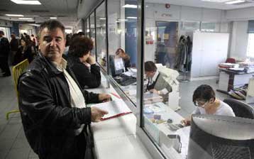 Επέκταση ΦΠΑ σε όλες τις υπηρεσίες και ισχυρά κίνητρα για συλλογή αποδείξεων