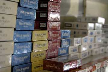 Διορθώσεις στην αύξηση του φόρου για τα τσιγάρα ετοιμάζει το υπουργέιο Οικονομικών