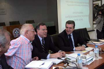 Αιχμές κατά Διαμαντοπούλου και από τον Ν.Κακλαμάνη