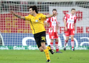 Ο Σκόκο κάλυψε τον ατζέντη του και επιμένουν για χρέος