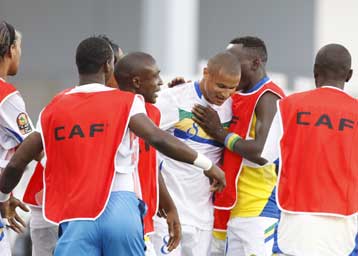 Η Γκαμπόν έκανε την έκπληξη με 1-0 επί του Καμερούν, «Χ» για Ζάμπια και Τυνησία