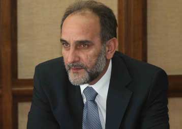 Επίθεση αγνώστων με λοστούς στο πολιτικό γραφείο του υφυπουργού Δικαιοσύνης