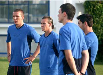 Επίσκεψη Λαντάνι στη Μίκρα, ο Ηρακλής κοντά σε Φερνάντεζ και Μάρα