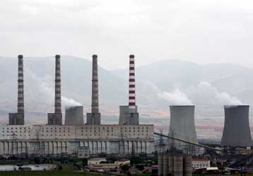 To Δημόσιο θα κρατήσει το 51% της ΔΕΗ και το management, διαβεβαιώνει η κυβέρνηση