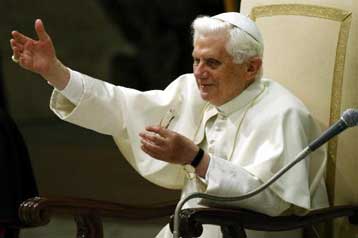 Πολεμική προκαλεί επικείμενη επίσκεψη του Πάπα στη συναγωγή της Ρώμης