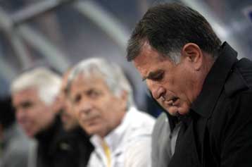 Ημέρα κρίσης η Δευτέρα για την ΑΕΚ και τον Μπάγεβιτς